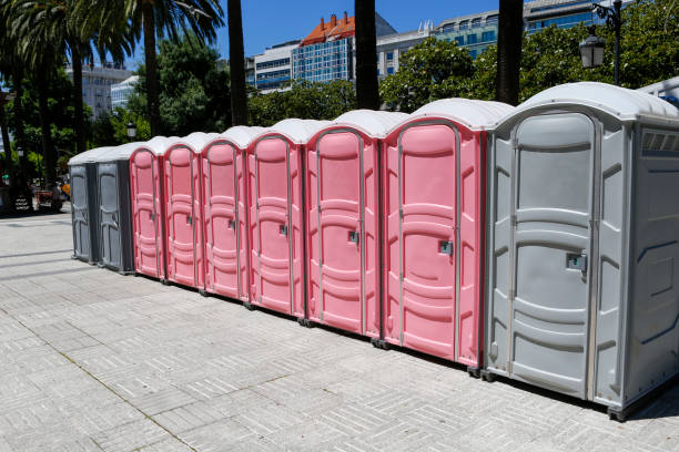 Best Portable Restroom Setup and Delivery  in London, CA
