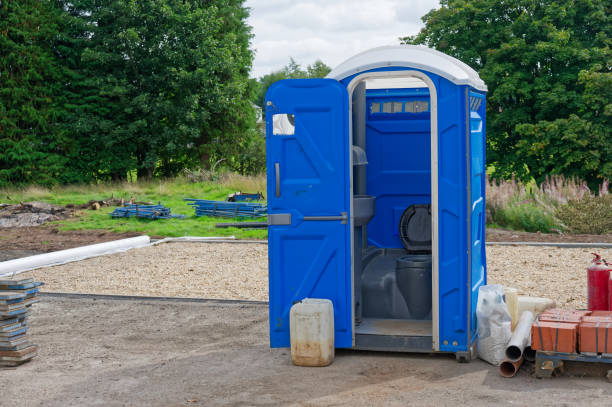 Best VIP or Luxury Restroom Trailers  in London, CA